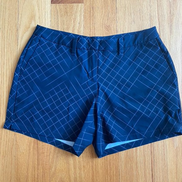 NIKE women's blue golf shorts sz 4 - Picture 1 of 3